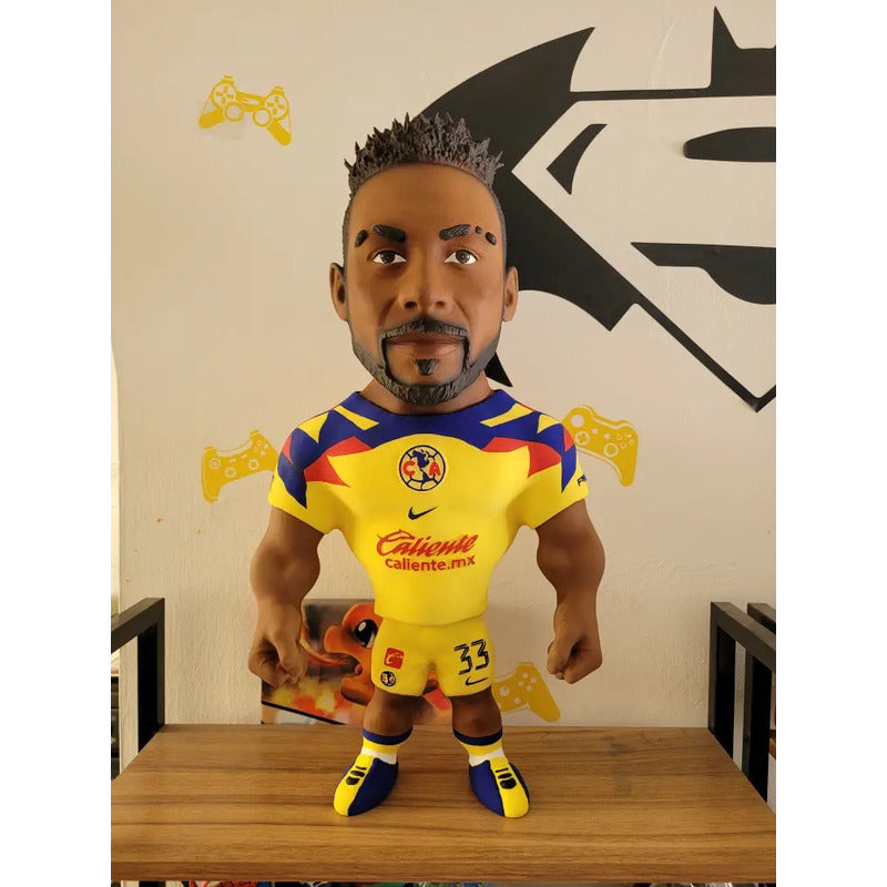 Figura De Futbolista Fuertecito Julian Quiñones Con America