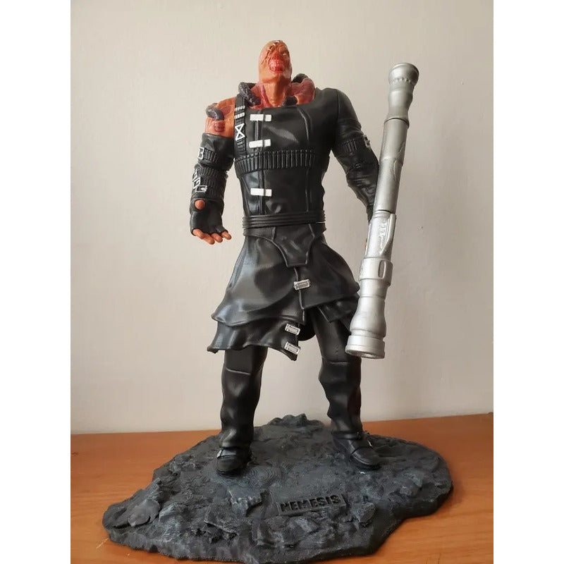Figura Nemesis Resident Evil 35 Cm