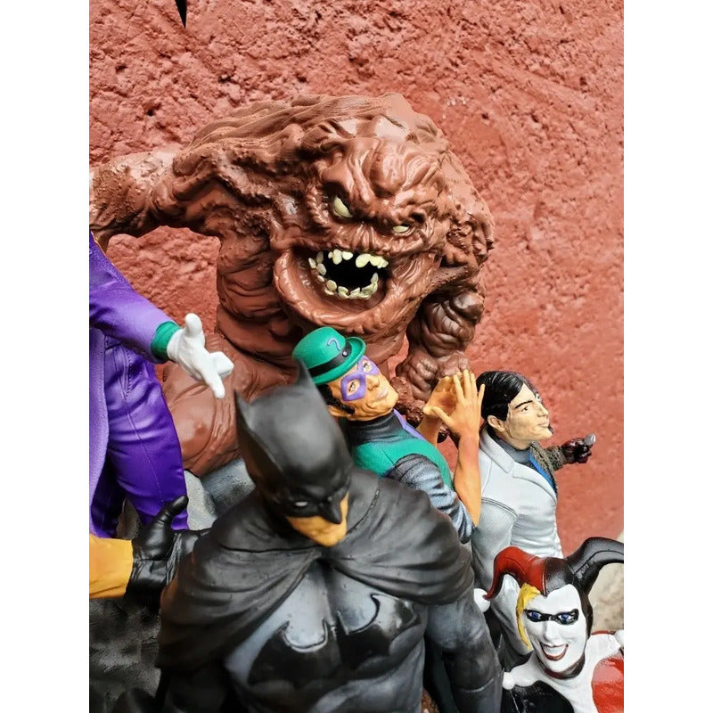 Figura De Acción  Diorama Batman Sanity Todos Sus Enemigos