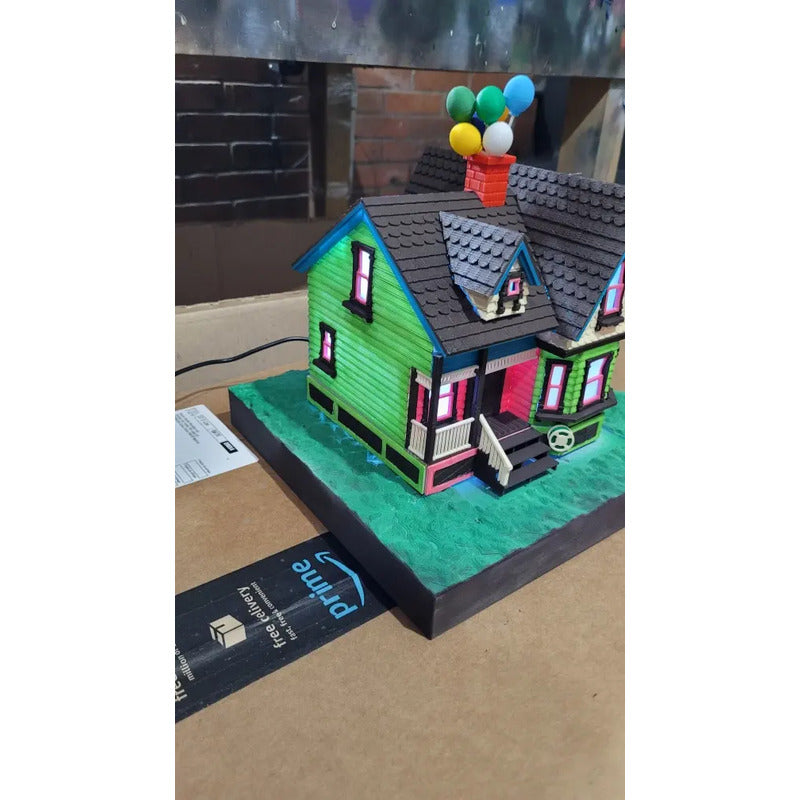 Casita De Up Una Aventura De Altura Ellie Y Carl Con Luz  Todos