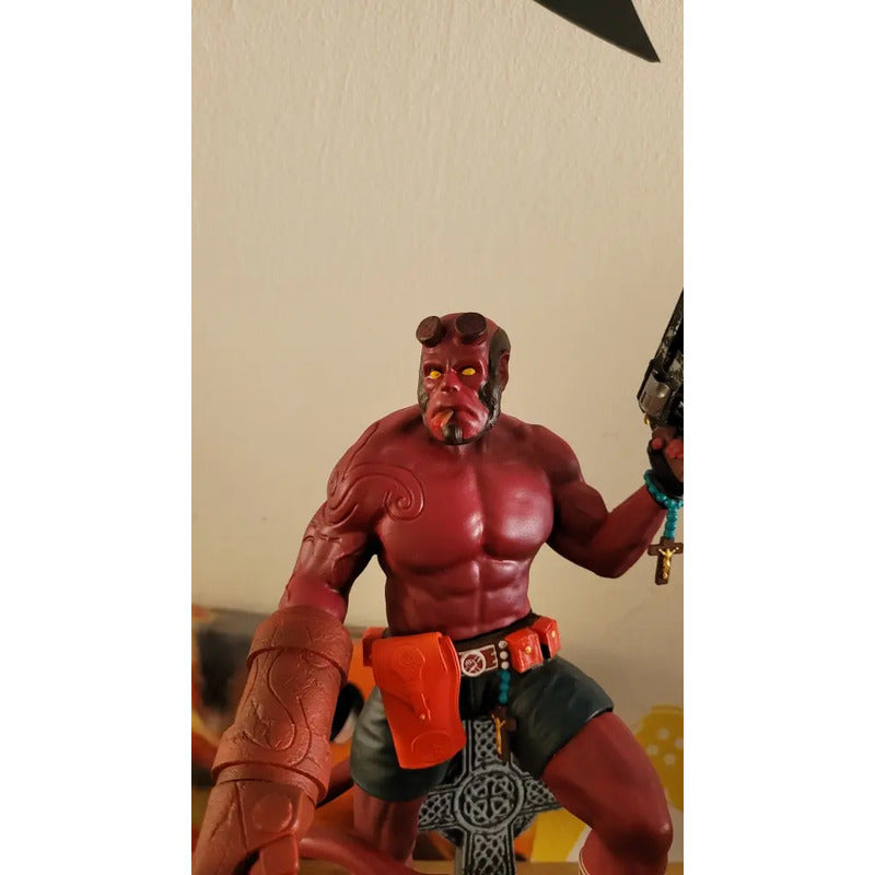 Figura Hellboy 25 Cm