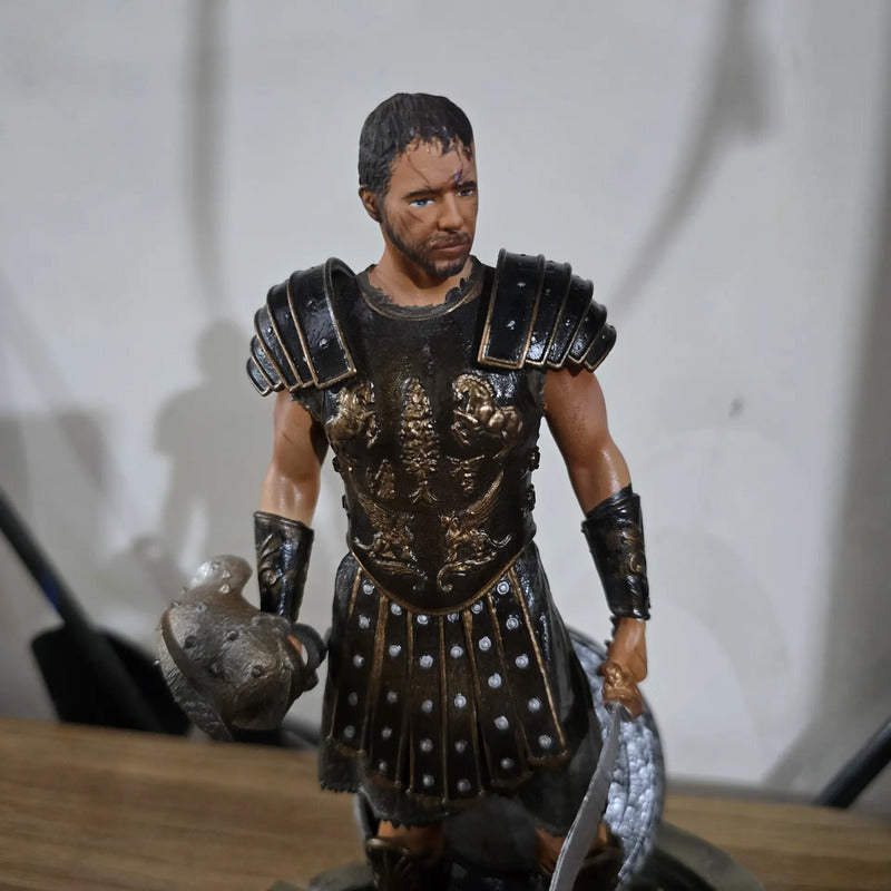 Figura Maximo Decimo Gladiador 20 Cm