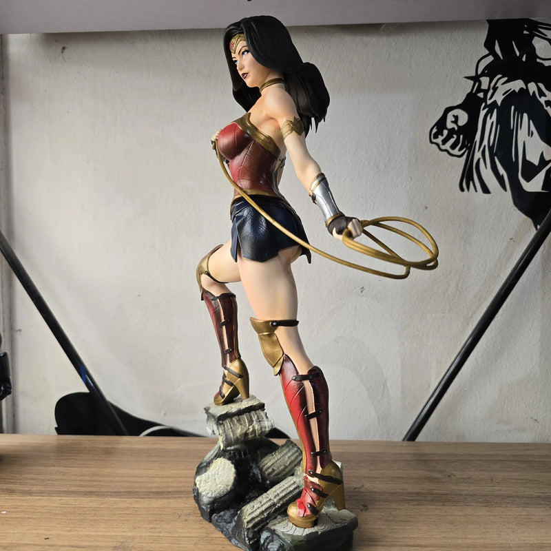 Figura Wonder Woman Mujer Maravilla 30 Cm