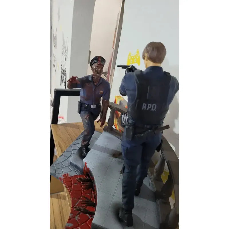 Figura Acción Leon Kennedy Con Zombie Resident Evil