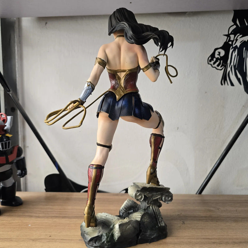 Figura Wonder Woman Mujer Maravilla 30 Cm