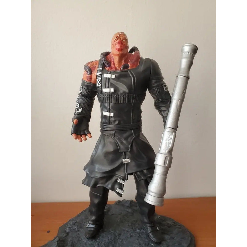 Figura Nemesis Resident Evil 35 Cm