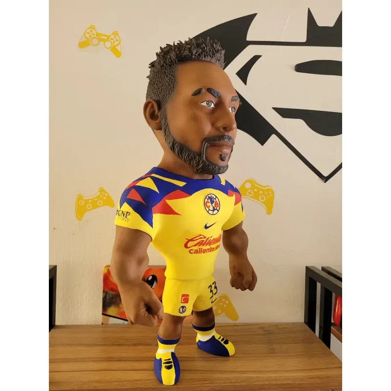 Figura De Futbolista Fuertecito Julian Quiñones Con America
