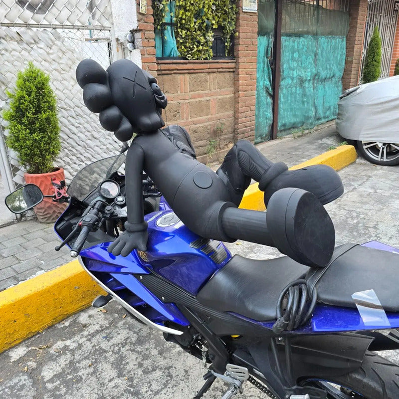 Figura Kaws 60 Cm