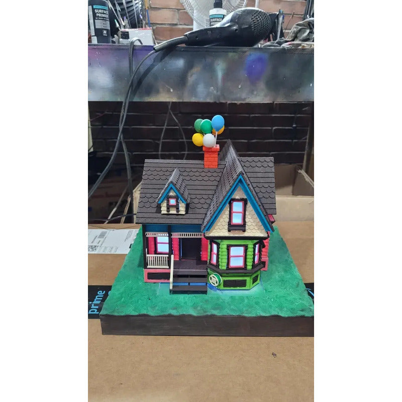 Casita De Up Una Aventura De Altura Ellie Y Carl Con Luz  Todos