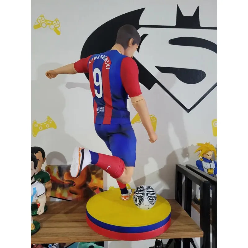 Figura De Futbolista Lewandowsky 55 Cm Con Barcelona