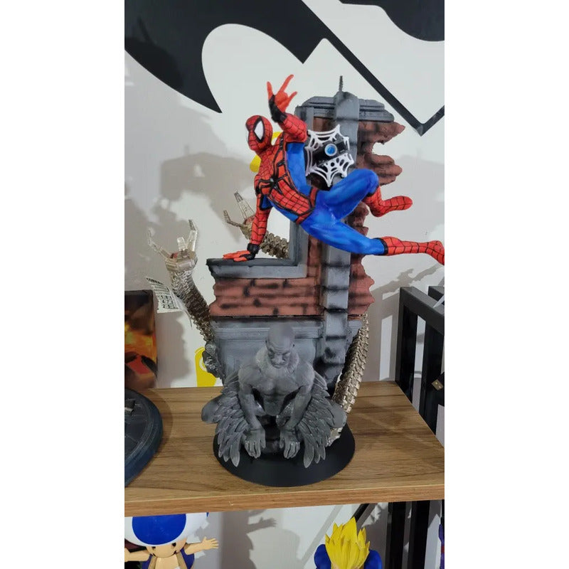 Figura De Acción Spiderman Con Buitre Estatua