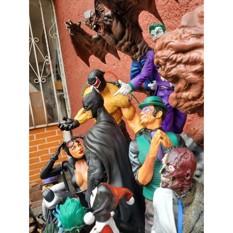 Figura De Acción  Diorama Batman Sanity Todos Sus Enemigos