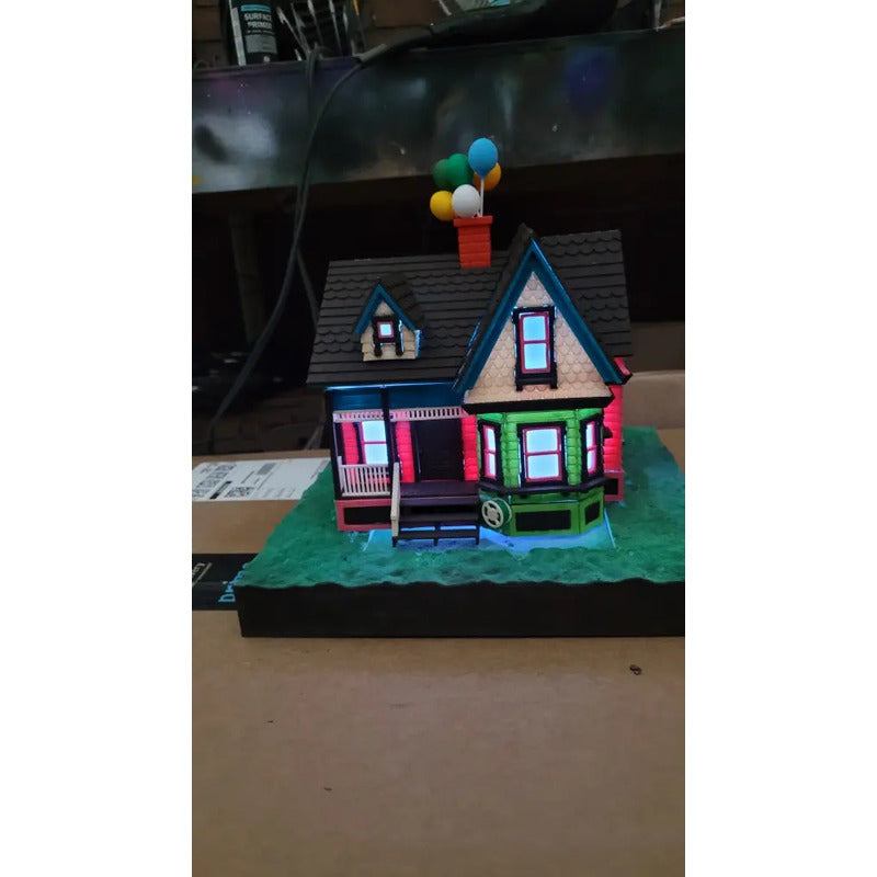 Casita De Up Una Aventura De Altura Ellie Y Carl Con Luz  Todos