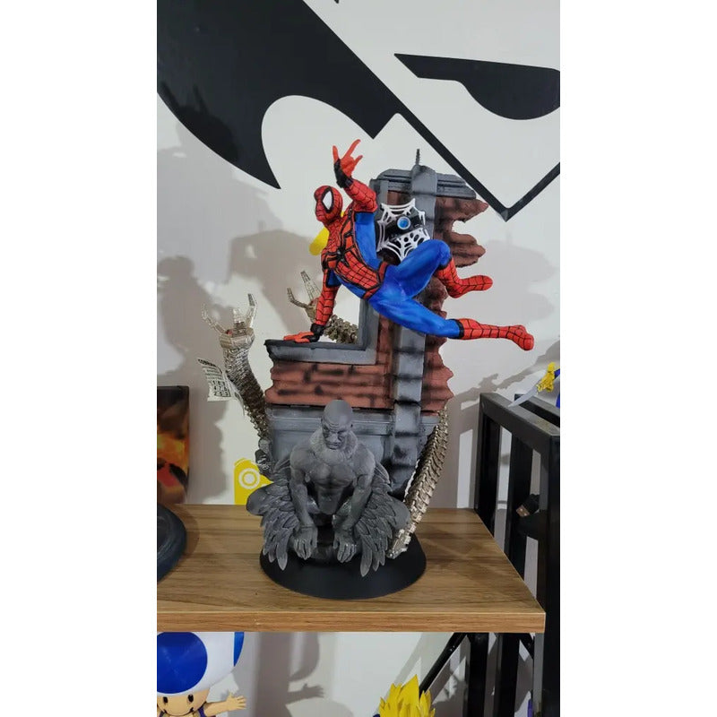 Figura De Acción Spiderman Con Buitre Estatua