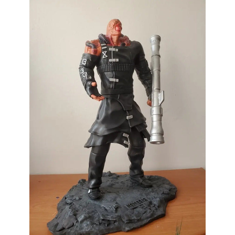 Figura Nemesis Resident Evil 35 Cm