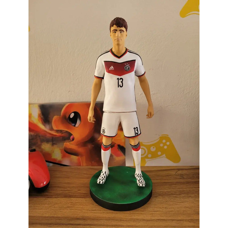 Figura De Futbolista Thomas Muller Con Alemania