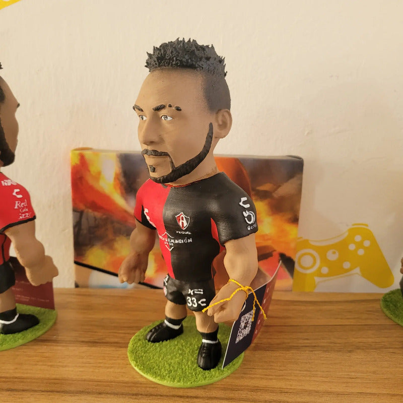 Figura De Futbolista Fuertecito Julian Quiñones Con America