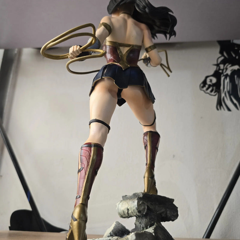 Figura Wonder Woman Mujer Maravilla 30 Cm