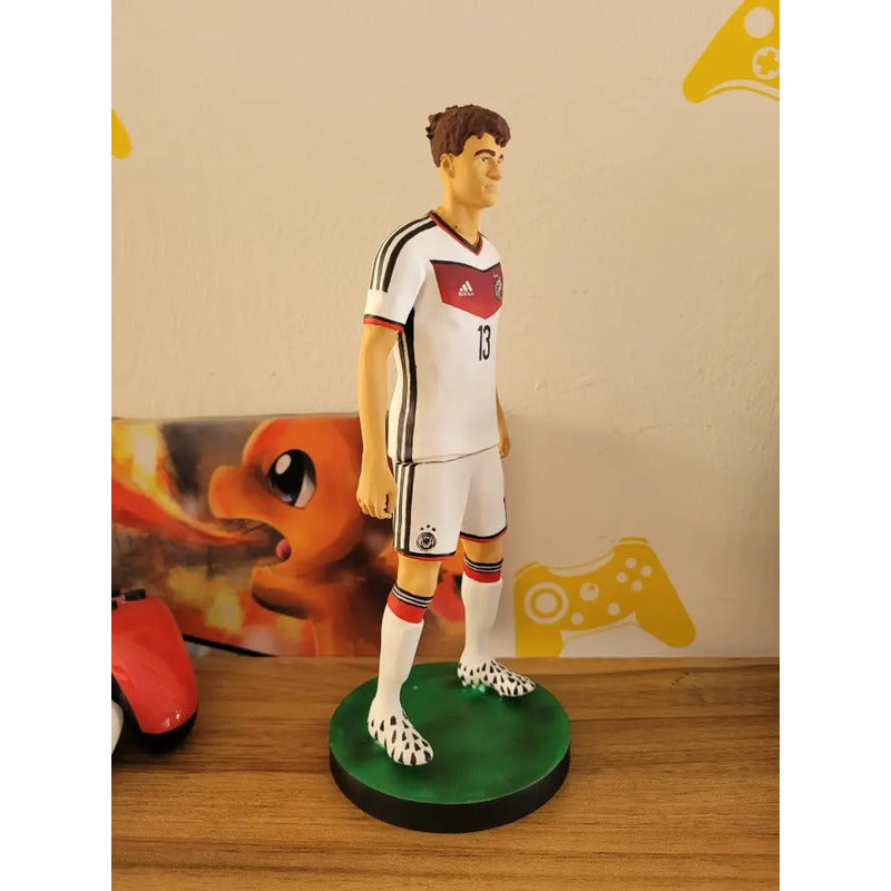 Figura De Futbolista Thomas Muller Con Alemania