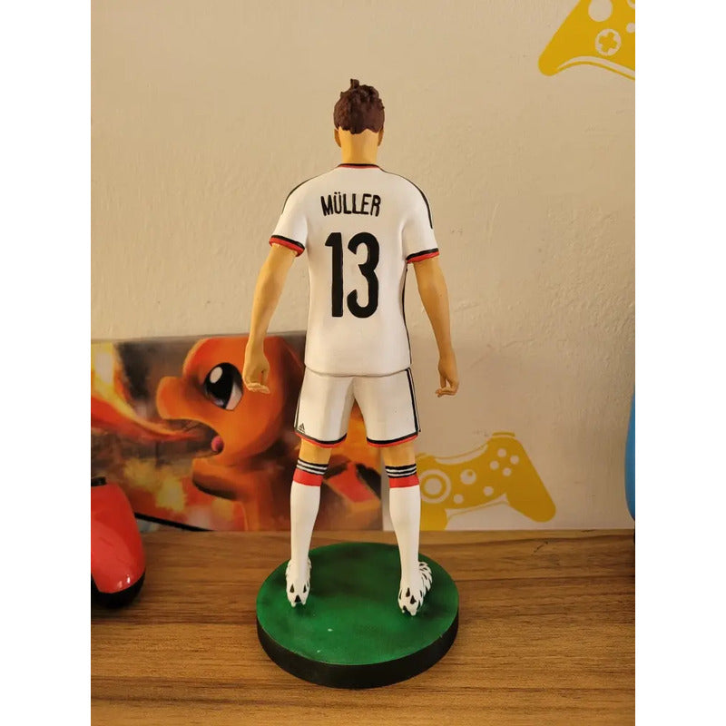 Figura De Futbolista Thomas Muller Con Alemania