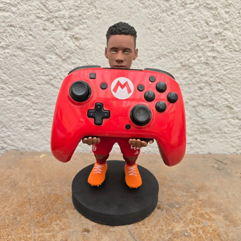 Soporte Control Play Xbox O Celular Jamal Musiala Futbolista Rojo