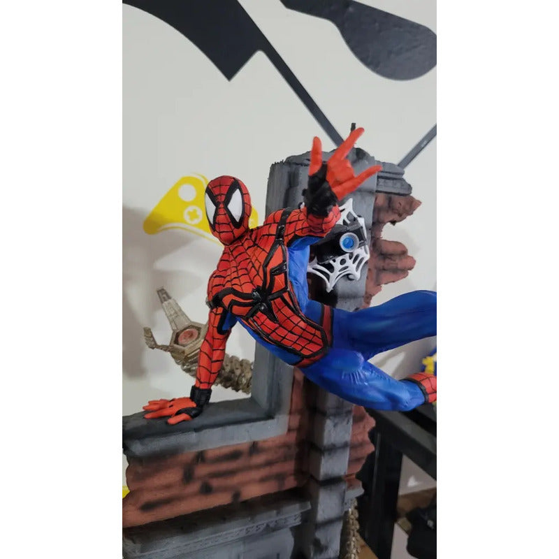 Figura De Acción Spiderman Con Buitre Estatua